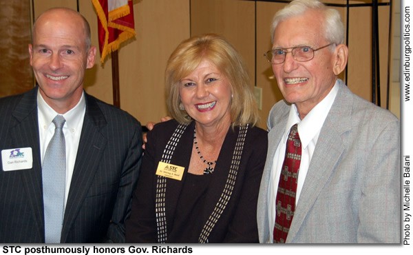 Gilbert Enríquez, honored by Texas for integrity and public service, seeks return to ECISD board - Darryl Johnson Democrat - Titans of the Texas Legislature